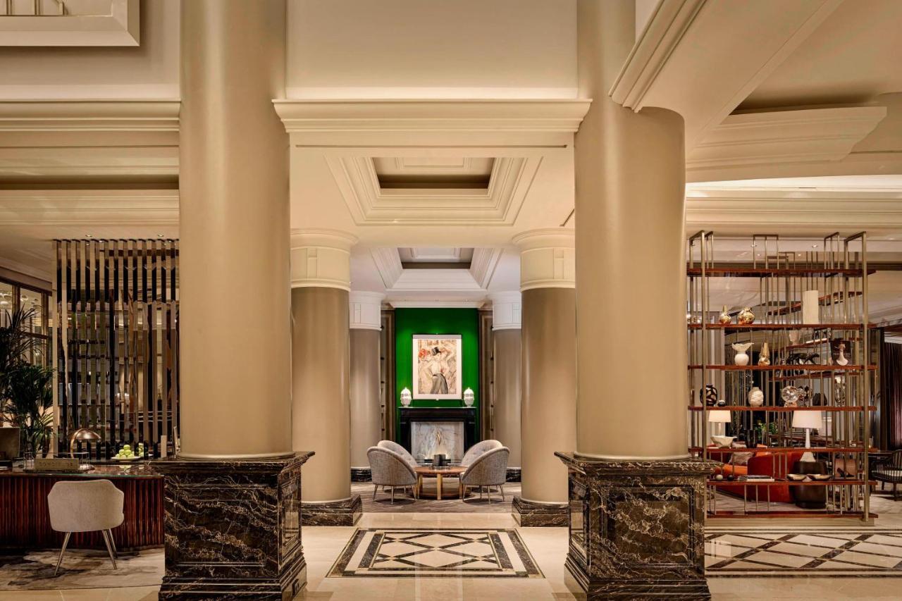 The Ritz-carlton,