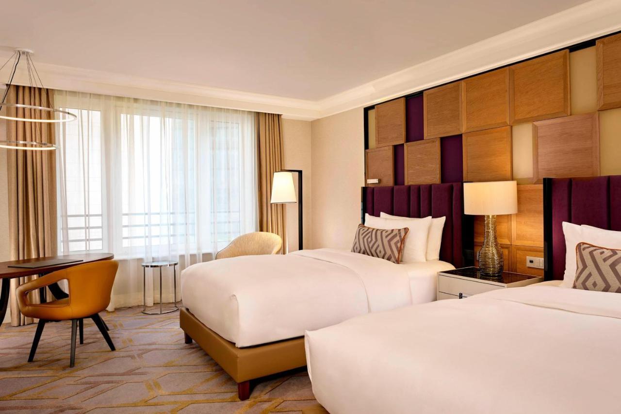 The Ritz-carlton, Hotel