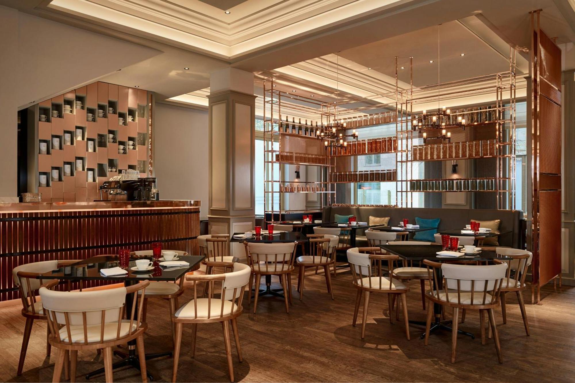The Ritz-carlton, Hotel 5*