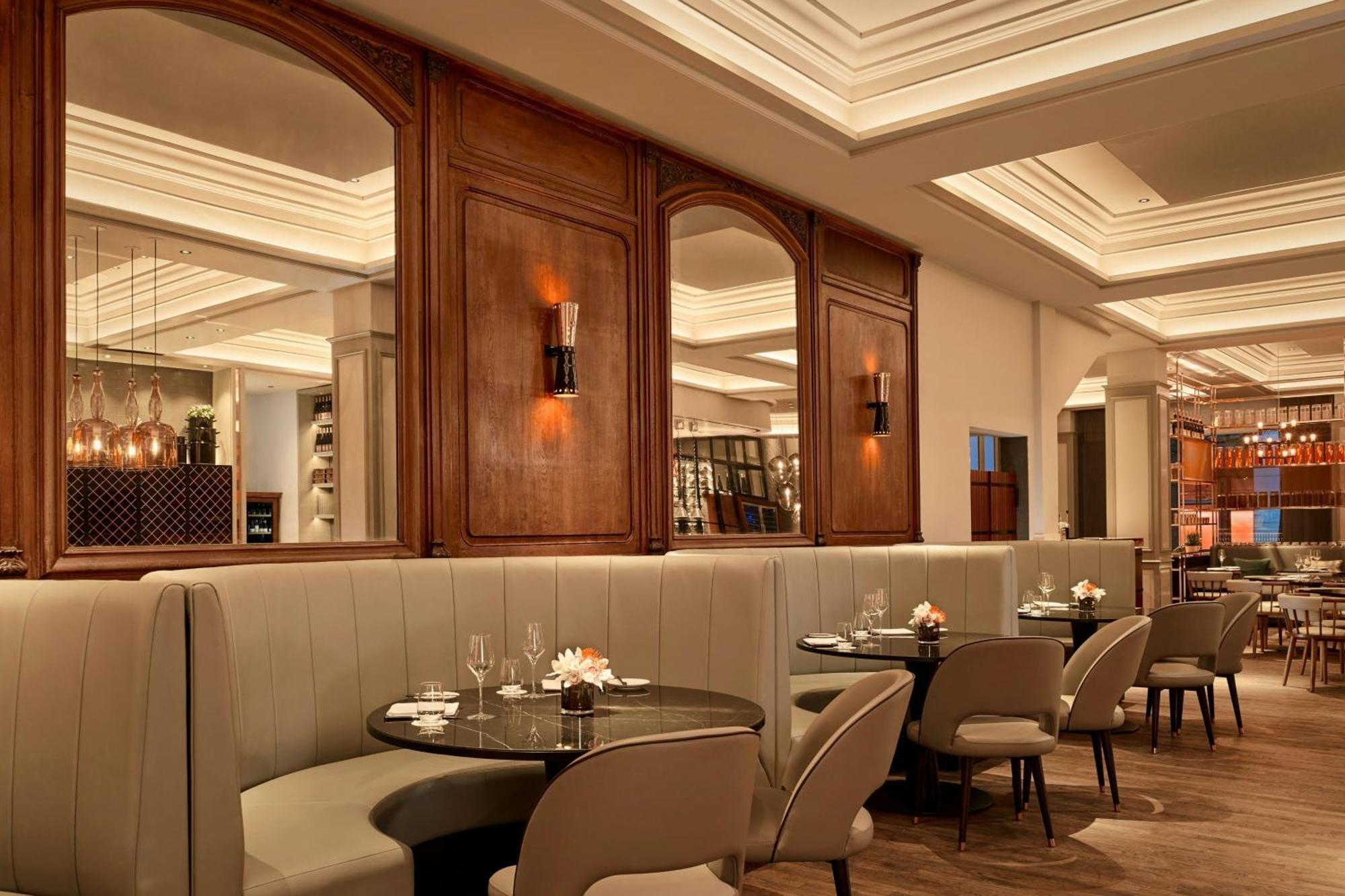 The Ritz-carlton, Hotel