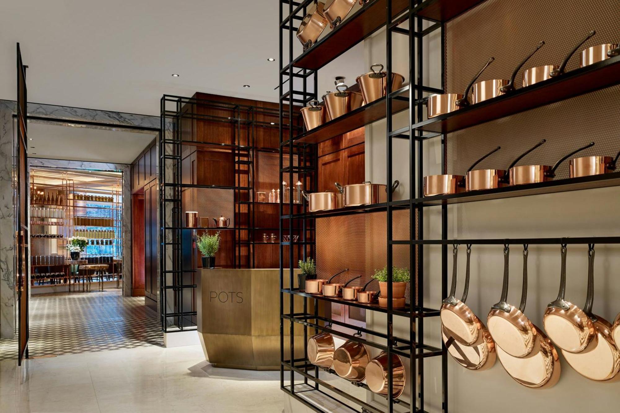 The Ritz-carlton,